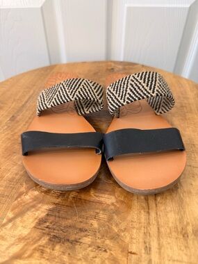 Dolce Vita Black and Tan Woven Strap Slide Sandals